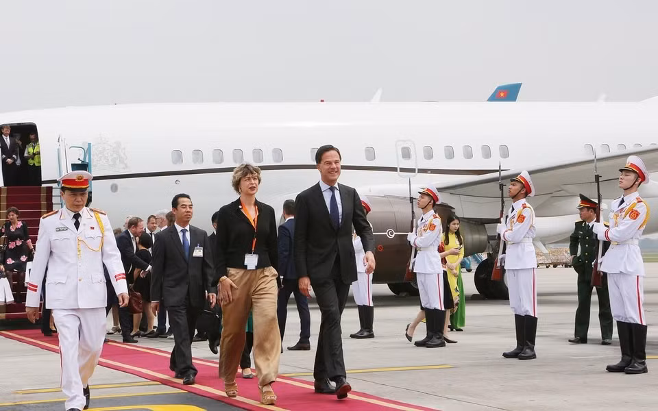 Thủ tướng Vương quốc Hà Lan Mark Rutte đến Sân bay quốc tế Nội Bài (Hà Nội). (Ảnh: Dương Giang/TTXVN)