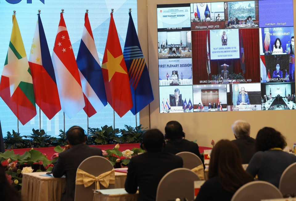 Đại biểu Brunei Darussalam phát biểu trực tuyến. (Ảnh: Văn Điệp/TTXVN)