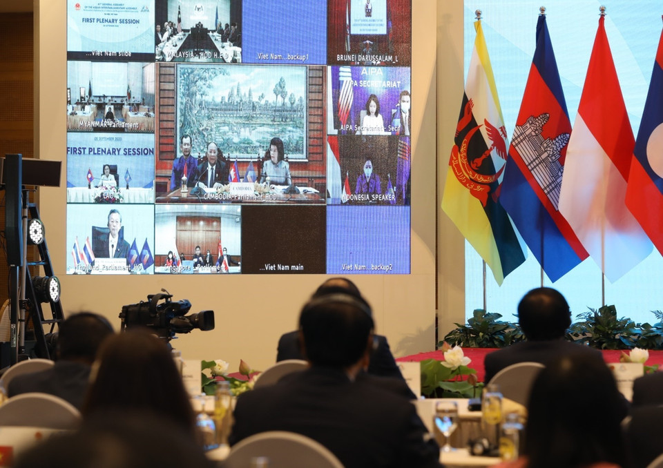 Đại biểu Campuchia phát biểu trực tuyến. (Ảnh: Văn Điệp/TTXVN)