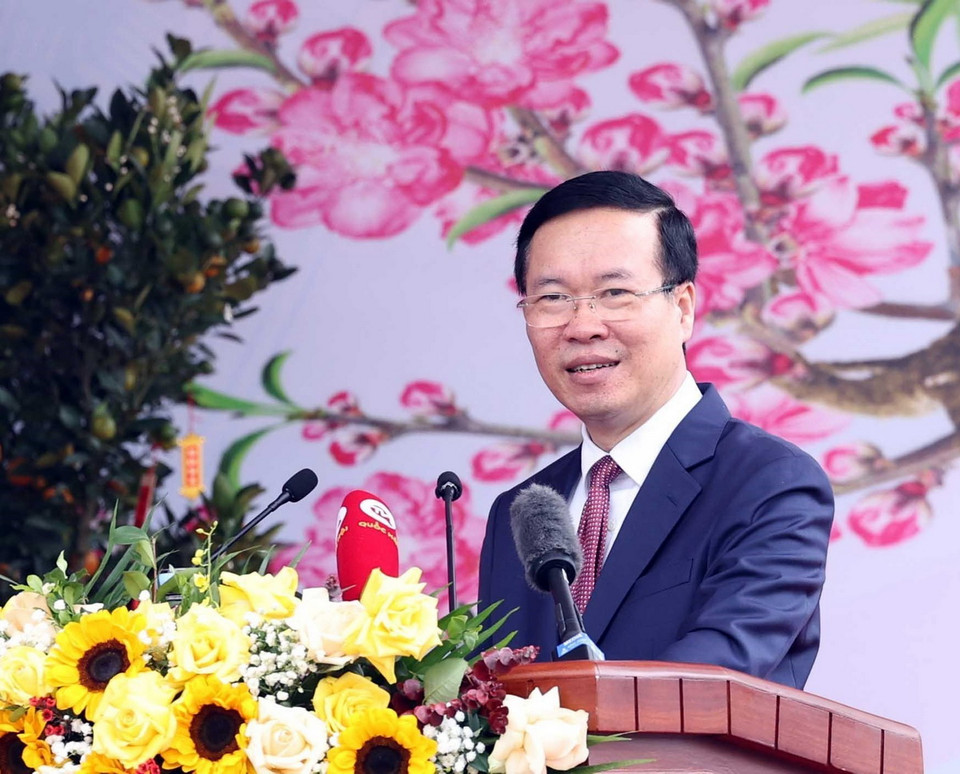 Chủ tịch nước Võ Văn Thưởng chúc Tết cán bộ, chiến sỹ Bộ Tư lệnh Cảnh sát Cơ động. (Ảnh: Thống Nhất/TTXVN)