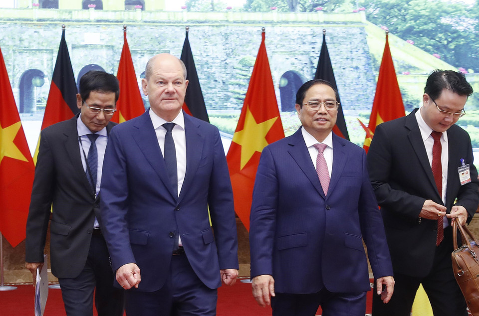 Thủ tướng Phạm Minh Chính và Thủ tướng CHLB Đức Olaf Scholz sau hội đàm. (Ảnh: Lâm Khánh/TTXVN)