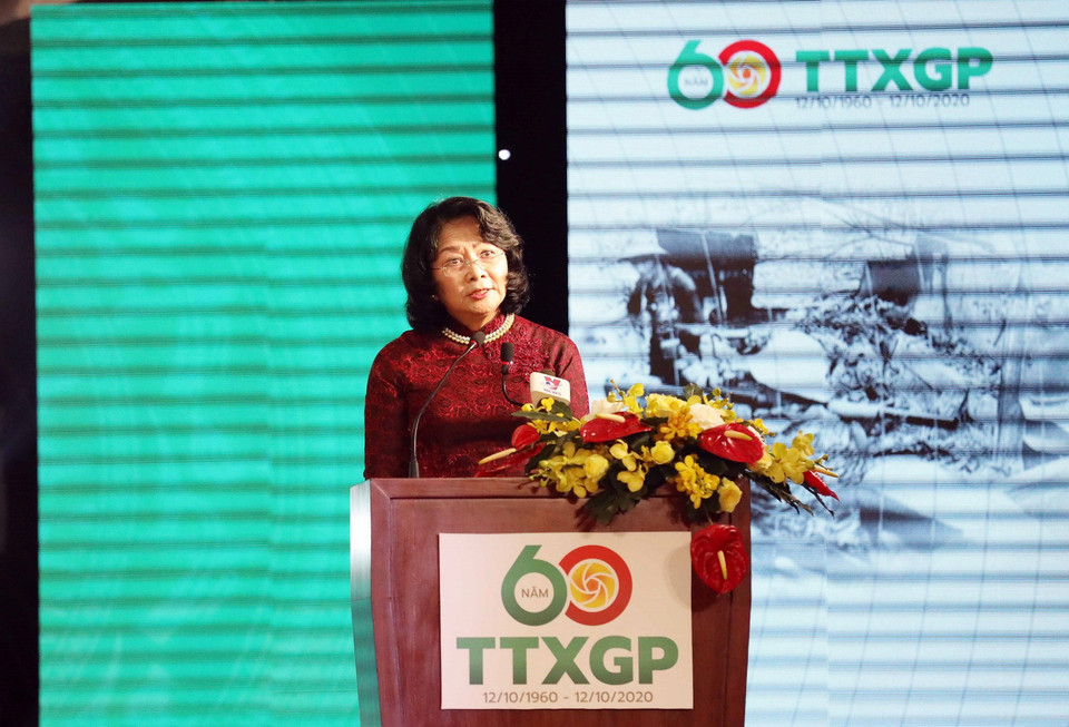 Phó Chủ tịch nước Đặng Thị Ngọc Thịnh, Phó Chủ tịch thứ nhất Hội đồng Thi đua-Khen thưởng Trung ương phát biểu tại buổi lễ. (Ảnh: Nhật Anh/TTXVN)