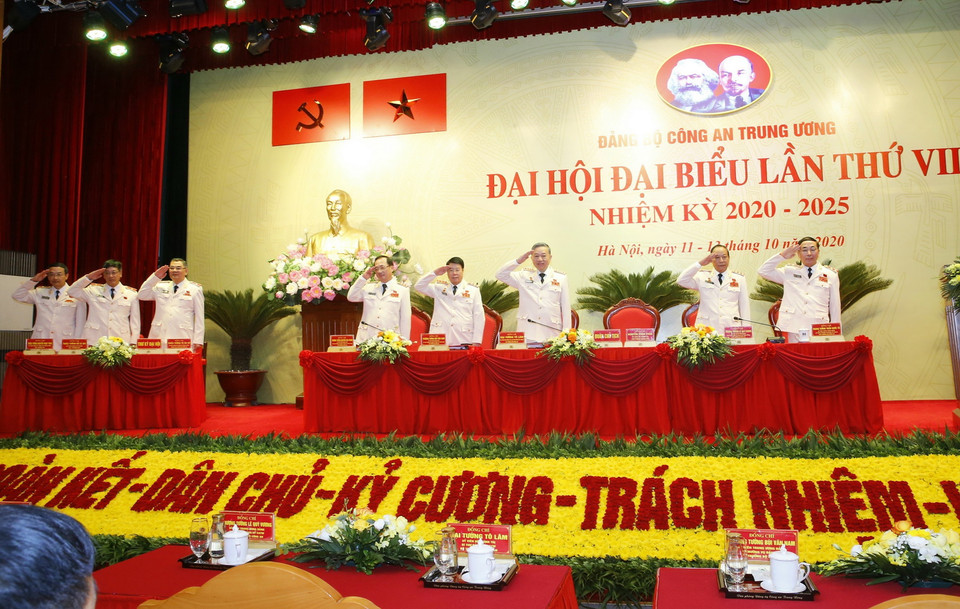 Đoàn Chủ tịch dự Đại hội. (Ảnh: Doãn Tấn/TTXVN)