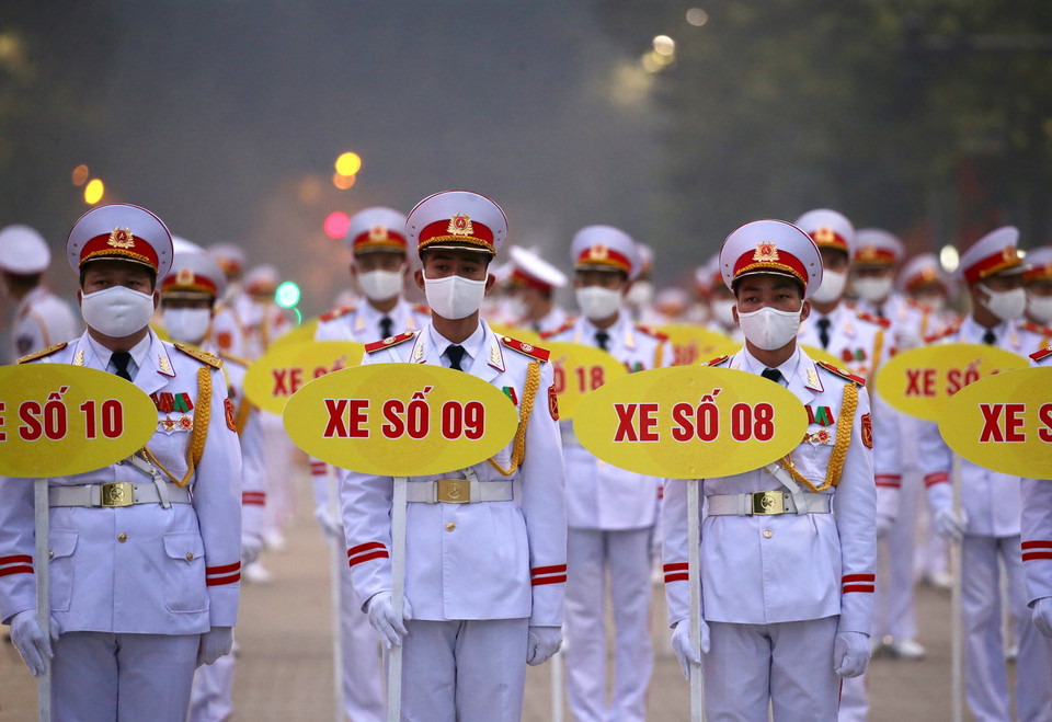  Lực lượng Quân đội tổng duyệt nội dung đưa các đoàn đại biểu vào Lăng viếng Chủ tịch Hồ Chí Minh. (Ảnh: Dương Giang/TTXVN)
