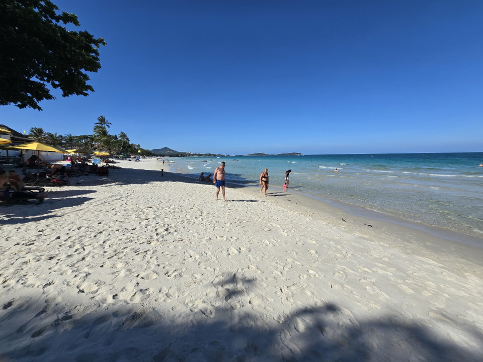 Bãi biển xanh và cát trắng tạo vẻ đẹp nên thơ cho Koh Samui. (Ảnh: Huy Tiến/TTXVN)