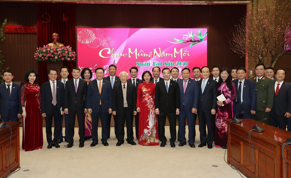 Tổng Bí thư, Chủ tịch nước Nguyễn Phú Trọng với các đại biểu tại Thành ủy Hà Nội. (Ảnh : Trí Dũng/TTXVN)