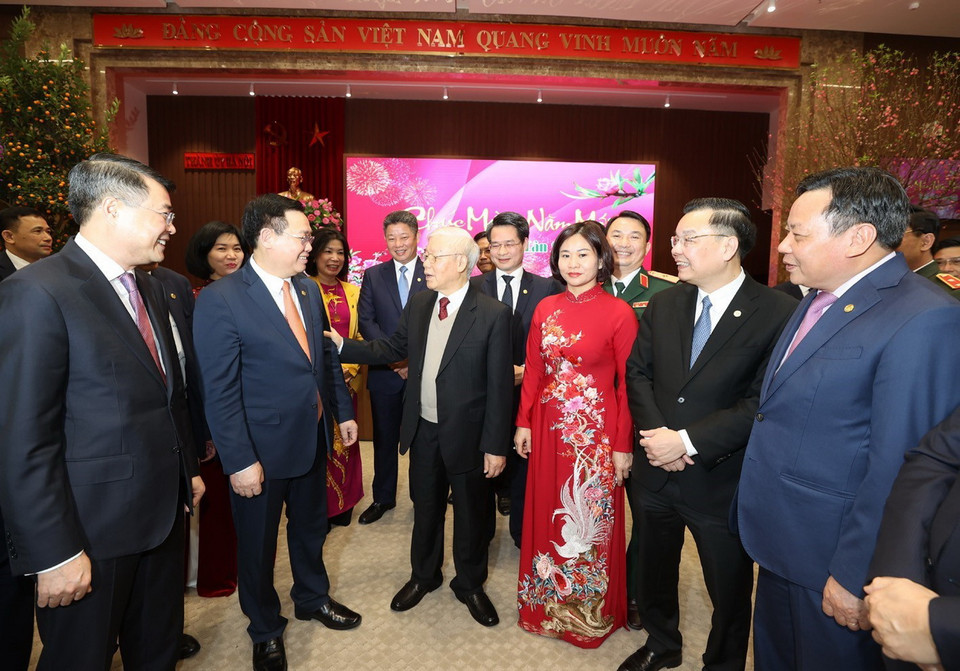 Tổng Bí thư, Chủ tịch nước Nguyễn Phú Trọng với các đại biểu tại Thành ủy Hà Nội. (Ảnh : Trí Dũng/TTXVN)