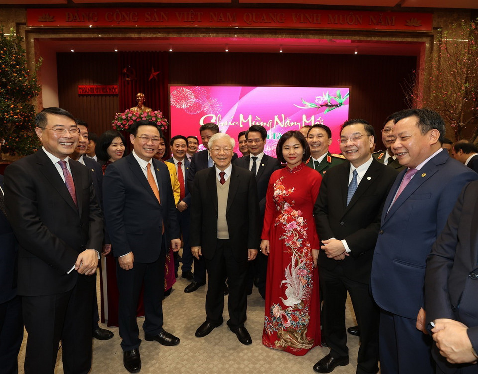 Tổng Bí thư, Chủ tịch nước Nguyễn Phú Trọng với các đại biểu tại Thành ủy Hà Nội. (Ảnh : Trí Dũng/TTXVN)