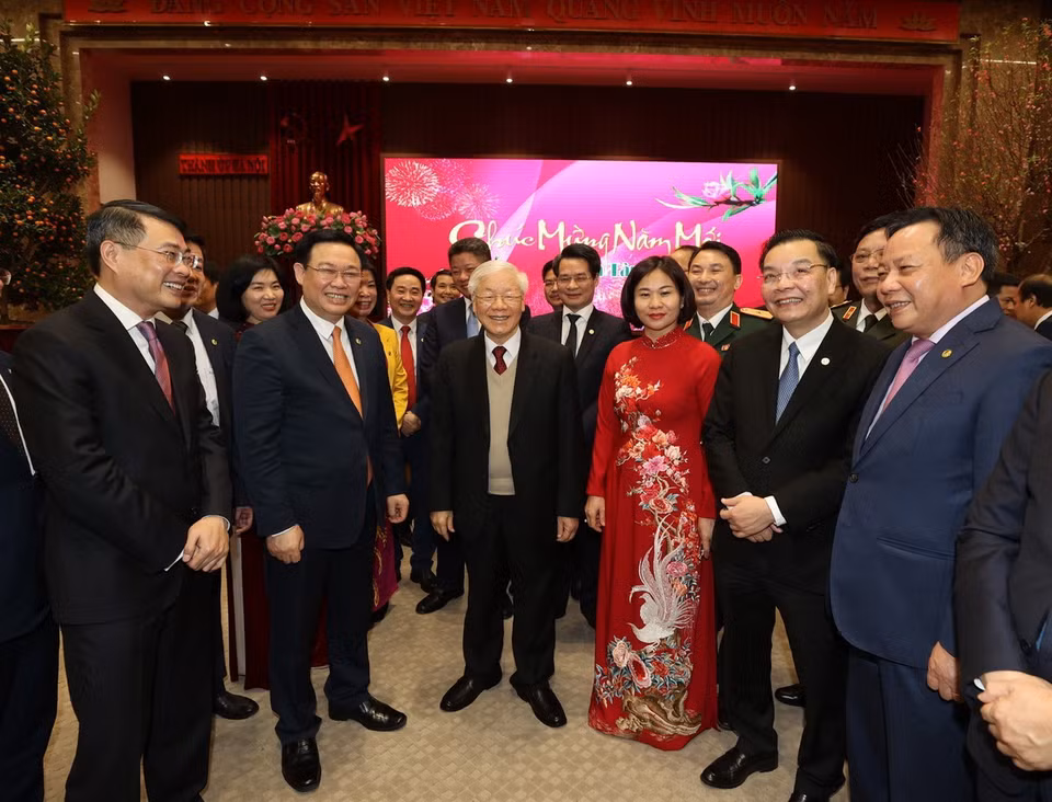 Tổng Bí thư, Chủ tịch nước Nguyễn Phú Trọng với các đại biểu tại Thành ủy Hà Nội. (Ảnh : Trí Dũng/TTXVN) 