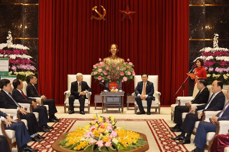 Ủy viên Trung ương Đảng, Phó Bí thư Thường trực Thành ủy Hà Nội Nguyễn Thị Tuyến phát biểu chào mừng Tổng Bí thư, Chủ tịch nước Nguyễn Phú Trọng. (Ảnh : Trí Dũng/TTXVN) 