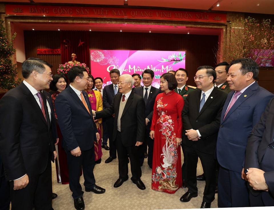 Tổng Bí thư, Chủ tịch nước Nguyễn Phú Trọng với các đại biểu tại Thành ủy Hà Nội. (Ảnh : Trí Dũng/TTXVN)