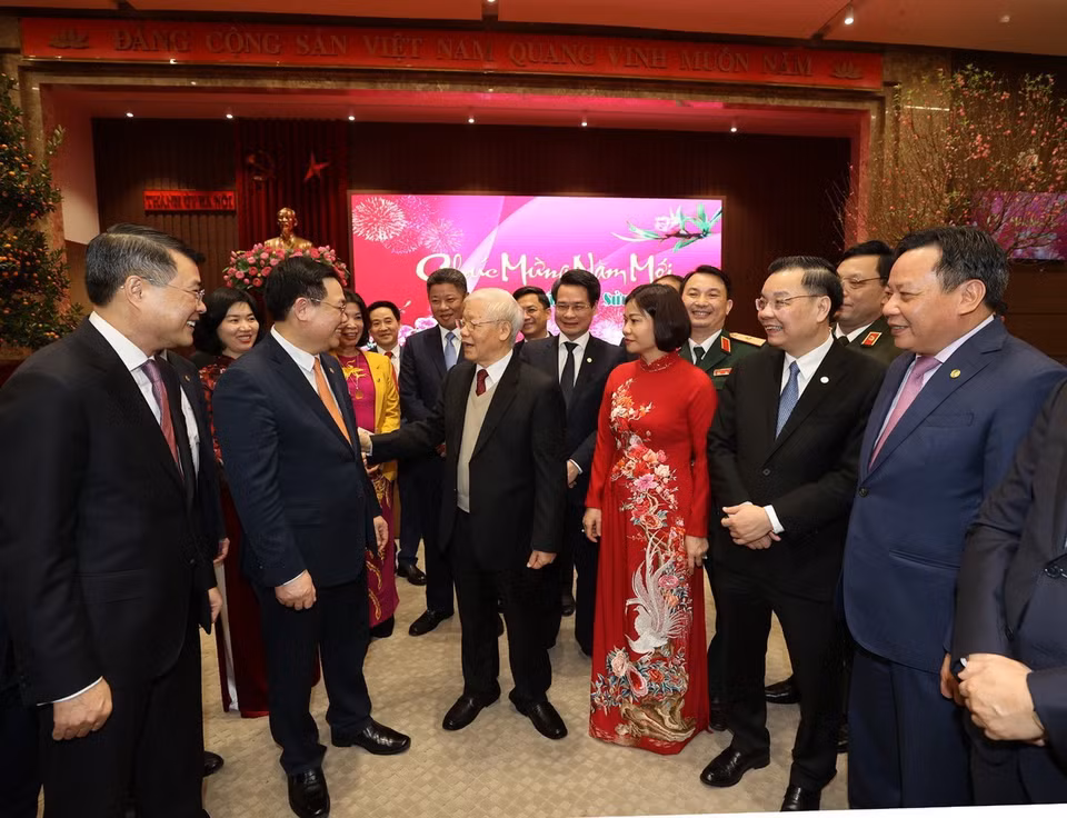 Tổng Bí thư, Chủ tịch nước Nguyễn Phú Trọng với các đại biểu tại Thành ủy Hà Nội. (Ảnh : Trí Dũng/TTXVN)