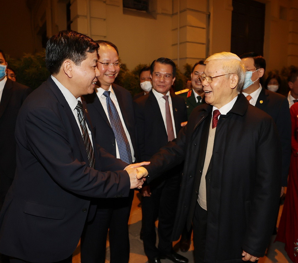 Tổng Bí thư, Chủ tịch nước Nguyễn Phú Trọng với các đại biểu tại Thành ủy Hà Nội. (Ảnh : Trí Dũng/TTXVN)