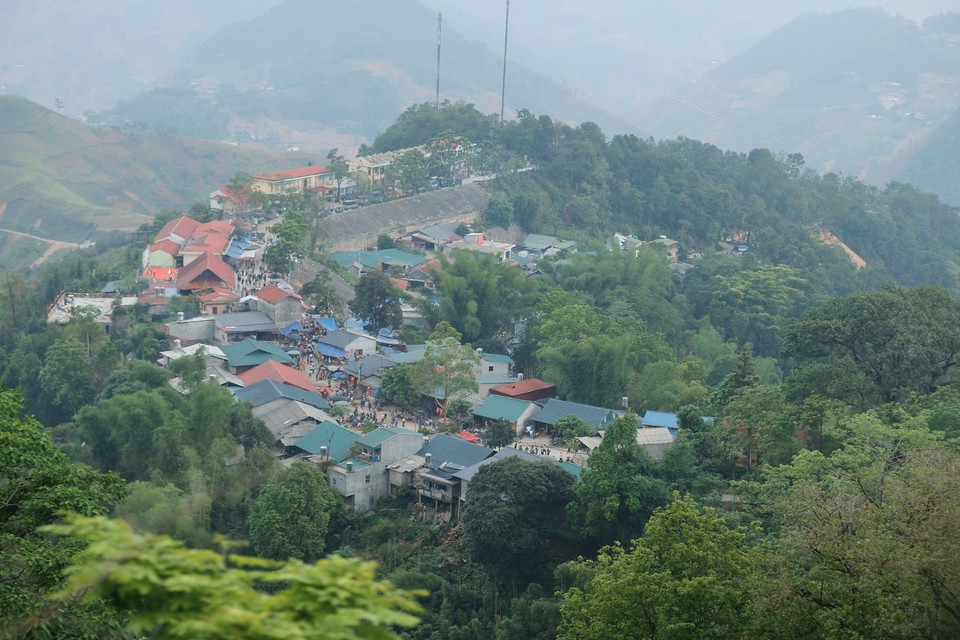 Phiên chợ tình độc đáo nằm ở nơi địa đầu Tổ quốc là một nét đẹp văn hóa của dân tộc. (Ảnh: Minh Quyết/TTXVN)