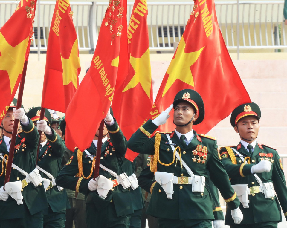 Đội hình lực lượng Quân đội tiến qua lễ đài. (Ảnh: Lâm Khánh/TTXVN)