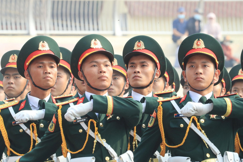 Đội hình lực lượng Quân đội tiến qua lễ đài. (Ảnh: Lâm Khánh/TTXVN)