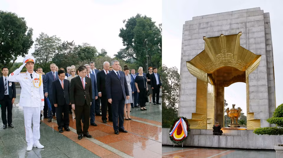 Chủ tịch Duma Quốc gia Liên bang Nga V.V.Volodin đến đặt vòng hoa tại Đài tưởng niệm các Anh hùng liệt sỹ. (Ảnh: Doãn Tấn/TTXVN)
