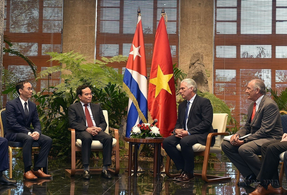 Phó Thủ tướng Trần Lưu Quang hội kiến ông Miguel Diaz-Canel, Bí thư thứ nhất Ban Chấp hành Trung ương Đảng cộng sản Cuba, Chủ tịch nước Cuba, tại La Habana, ngày 15/4/2024. (Ảnh: VGP/TTXVN phát)
