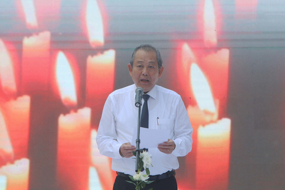 Phó Thủ tướng Thường trực Trương Hòa Bình phát biểu tại lễ tưởng niệm. (Ảnh: Thanh Vũ/TTXVN)