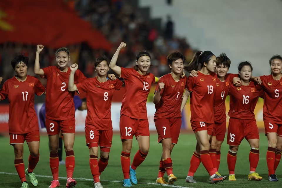 Đánh bại Myanmar để đoạt huy chương Vàng SEA Games 32, tuyển Nữ Việt Nam trở thành đội bóng đầu tiên trong lịch sử vô địch 4 kỳ SEA Games liên tiếp. (Ảnh: Minh Quyết/TTXVN)