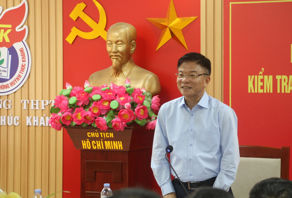 Phó Thủ tướng Chính phủ Lê Thành Long phát biểu tại buổi làm việc với Ban Chỉ đạo Quốc gia Kỳ thi tốt nghiệp THPT năm 2024 tại tỉnh Nghệ An. (Ảnh: Văn Tý/TTXVN)