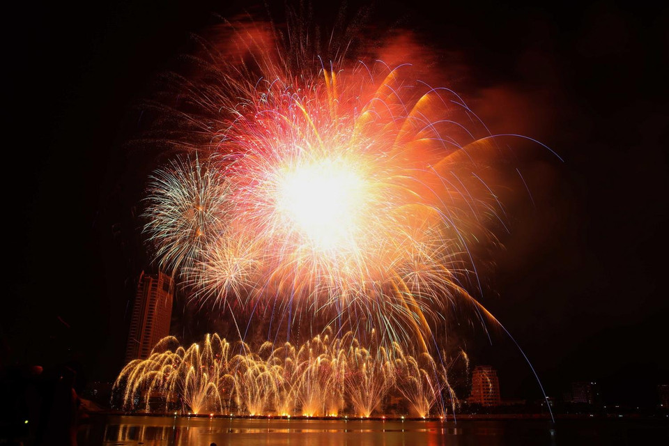 Màn trình diễn pháo hoa của đội Brazil. (Ảnh: Trần Lê Lâm/TTXVN)