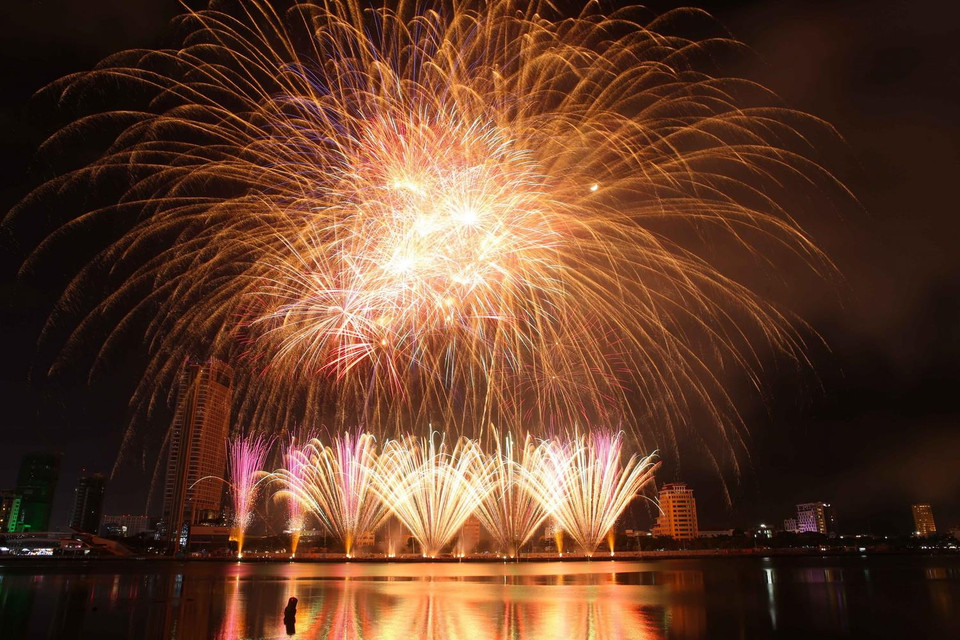 Màn trình diễn pháo hoa của đội Brazil. (Ảnh: Trần Lê Lâm/TTXVN)