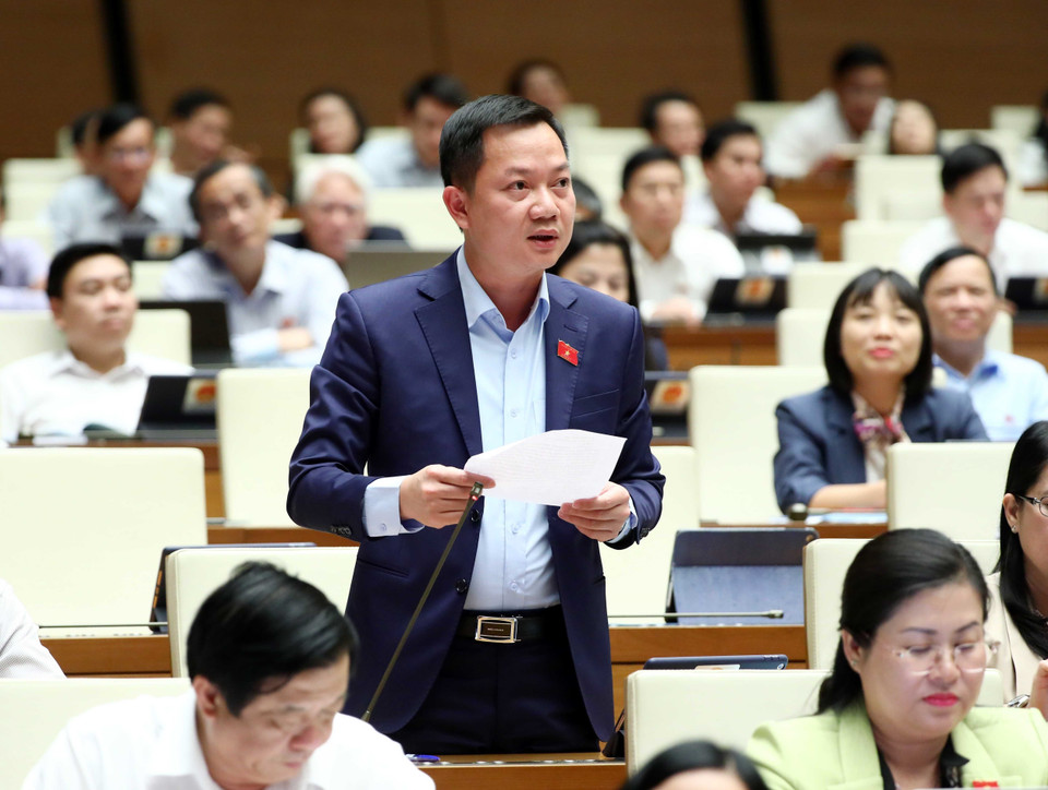 Đại biểu Quốc hội tỉnh Đồng Nai Trịnh Xuân An đặt câu hỏi chất vấn. (Ảnh: Phạm Kiên/TTXVN)