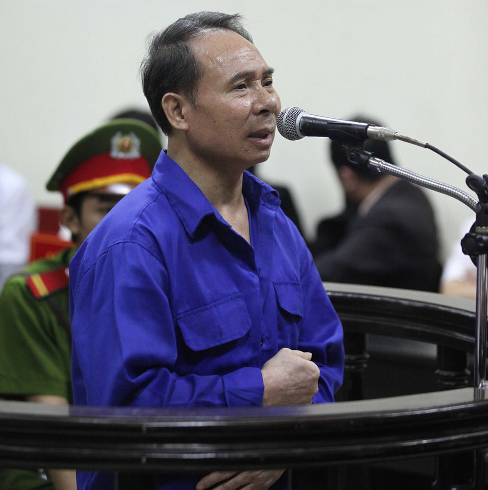 Bị cáo Mai Văn Phúc, nguyên Tổng giám đốc Vinalines đứng trước vành móng ngựa nói lời sau cùng trước khi tòa tuyên án. (Ảnh: Doãn Tấn/TTXVN)