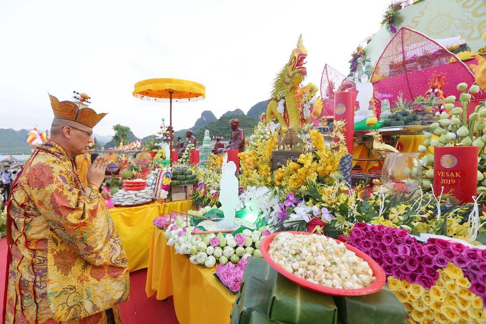 Các hòa thượng, sư tăng dự Lễ cầu nguyện Quốc thái dân an. (Ảnh: Thành Đạt/TTXVN)