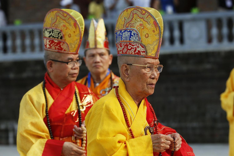 Các Hòa thượng, sư tăng, dự Lễ cầu nguyện Quốc thái dân an. (Ảnh: Lâm Khánh/TTXVN)