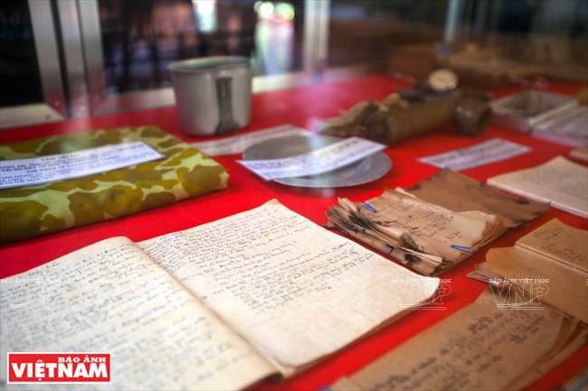 Một số hiện vật trưng bày tại khu di tích Xẻo Quít. (Nguồn: Báo Ảnh Việt Nam/Vietnam+)