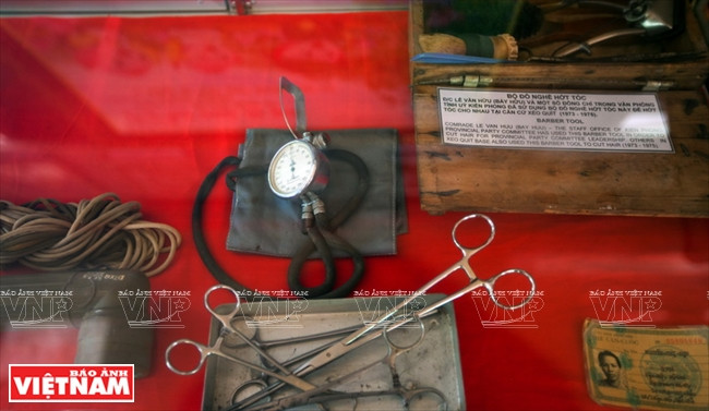 Một số hiện vật trưng bày tại khu di tích Xẻo Quít. (Nguồn: Báo Ảnh Việt Nam/Vietnam+)