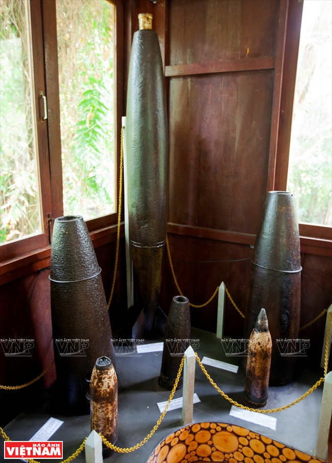 (Một số hiện vật trưng bày tại khu di tích Xẻo Quít. (Nguồn: Báo Ảnh Việt Nam/Vietnam+)