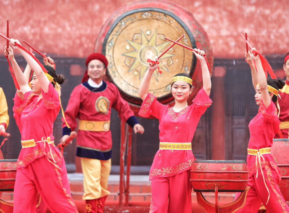 Tiết mục biểu diễn văn nghệ tại buổi lễ. (Ảnh: Danh Lam/TTXVN)