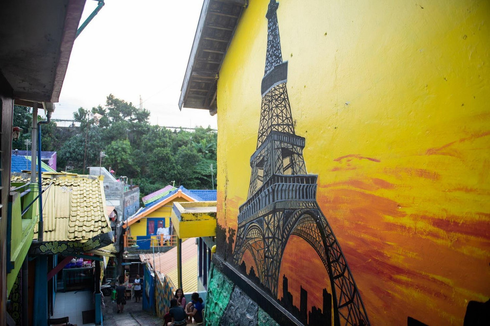 Cách đây vài năm, chính quyền địa phương đã lên kế hoạch di dời và phá bỏ ngôi làng này. (Nguồn: THX/TTXVN)