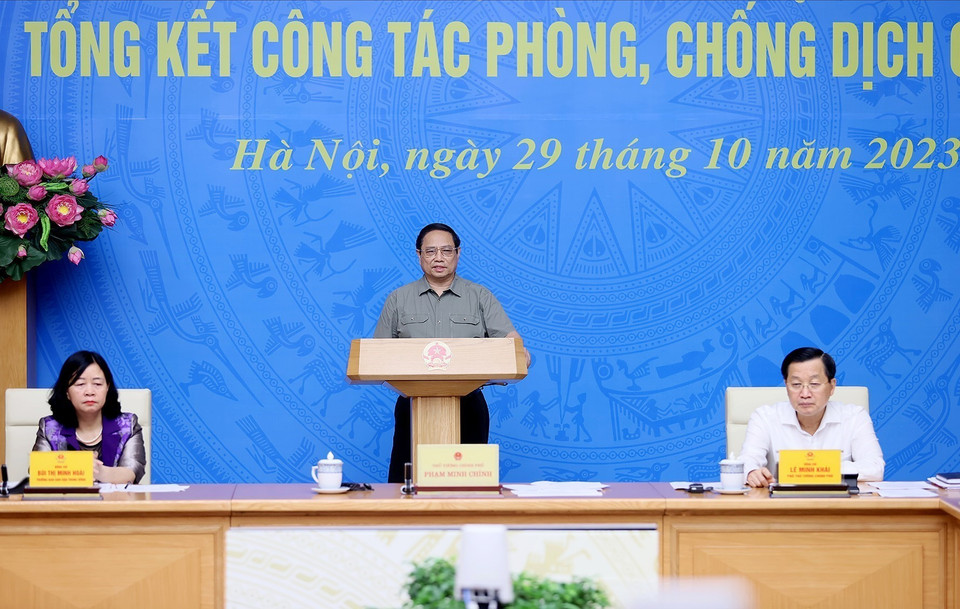 Hội nghị diễn ra dưới sự chủ trì của Thủ tướng Phạm Minh Chính, Trưởng Ban Chỉ đạo quốc gia phòng, chống dịch COVID-19, Phó Thủ tướng Chính phủ Lê Minh Khái và Trưởng Ban Dân vận Trung ương Bùi Thị Minh Hoài. (Ảnh: Dương Giang/TTXVN)