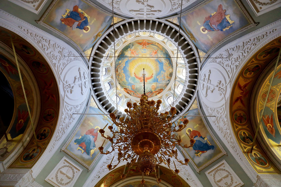 Họa tiết kiến trúc độc đáo trên mái vòm chính của nhà thờ Thánh Maikhail. (Ảnh: Trần Hiếu/TTXVN)