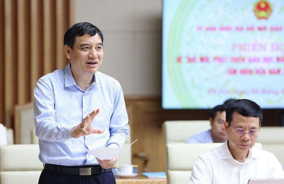 Chủ nhiệm Ủy ban Văn hóa, Giáo dục của Quốc hội Nguyễn Đắc Vinh phát biểu. (Ảnh: Dương Giang/TTXVN)