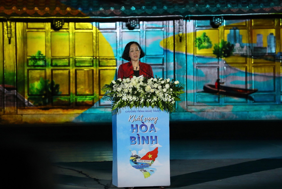 Ủy viên Bộ Chính trị, Bí thư Trung ương Đảng, Trưởng Ban tổ chức Trung ương Trương Thị Mai phát biểu khai mạc chương trình. (Ảnh: Hoàng Hiếu/TTXVN)