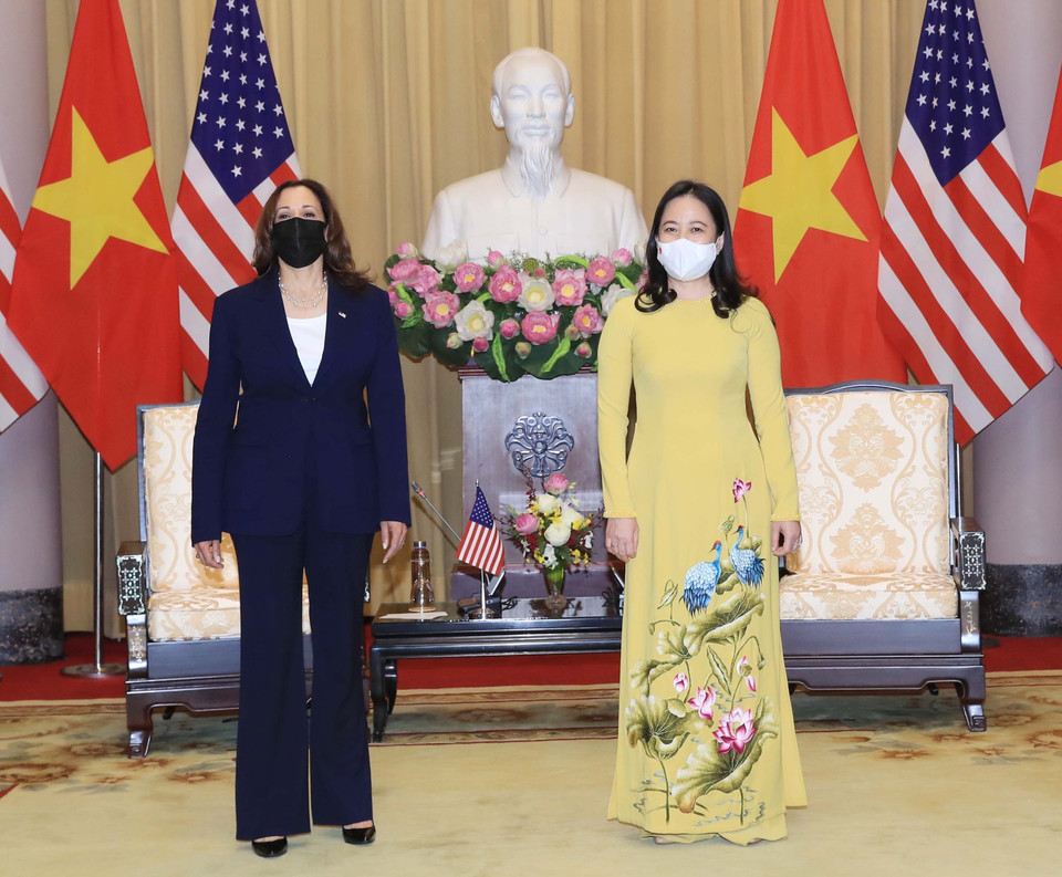 Phó Chủ tịch nước Võ Thị Ánh Xuân và Phó Tổng thống Hoa Kỳ Kamala Harris tại buổi tiếp. (Ảnh: Trọng Đức/TTXVN)