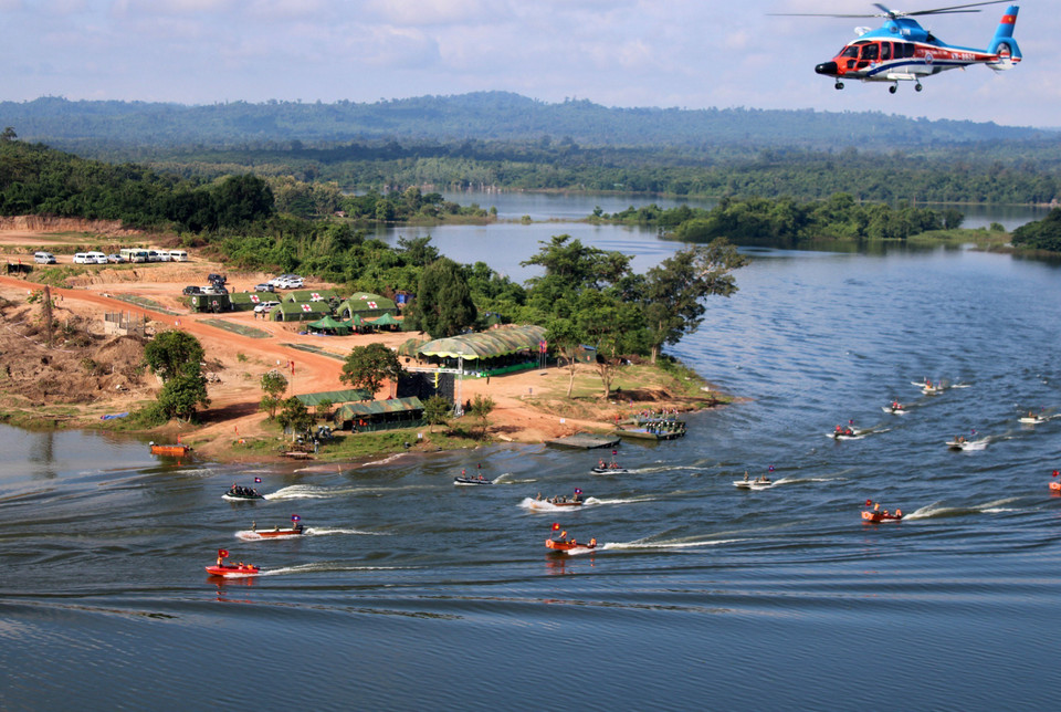 Ngày 15/9, tại huyện Naxaythong, thủ đô Vientiane diễn ra Diễn tập cứu hộ, cứu nạn chung giữa quân đội ba nước Việt Nam, Lào và Campuchia. (Ảnh: TTXVN phát)