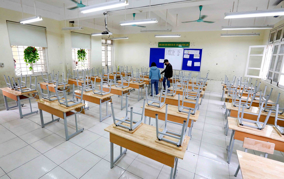 Cơ sở vật chất trường THCS Nguyễn Tri Phương đã được khử khuẩn, vệ sinh sạch sẽ, ngăn nắp sẵn sàng đón các em học sinh trở lại trường học. (Ảnh: Thành Đạt/TTXVN)