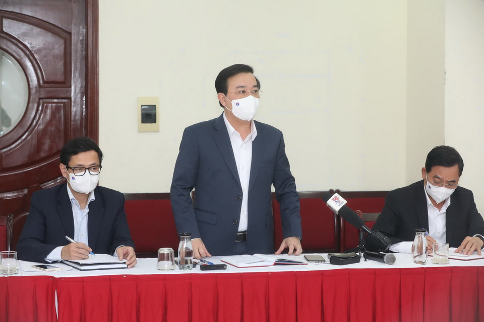 Phó Chủ tịch UBND thành phố Hà Nội Chử Xuân Dũng phát biểu. (Ảnh: Minh Quyết/TTXVN)