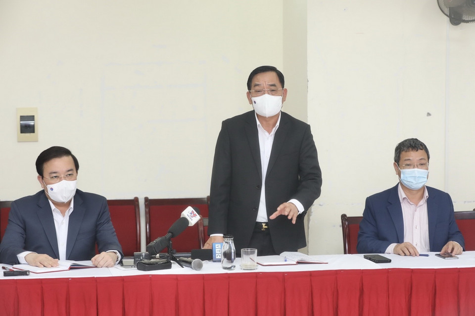 Tiến sỹ Nguyễn Khắc Hiền, Giám đốc Sở Y tế Hà Nội phát biểu. (Ảnh: Minh Quyết/TTXVN)