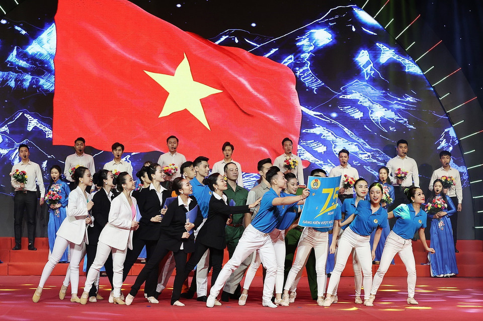 Chương trình nghệ thuật chào mừng. (Ảnh: Dương Giang/TTXVN)