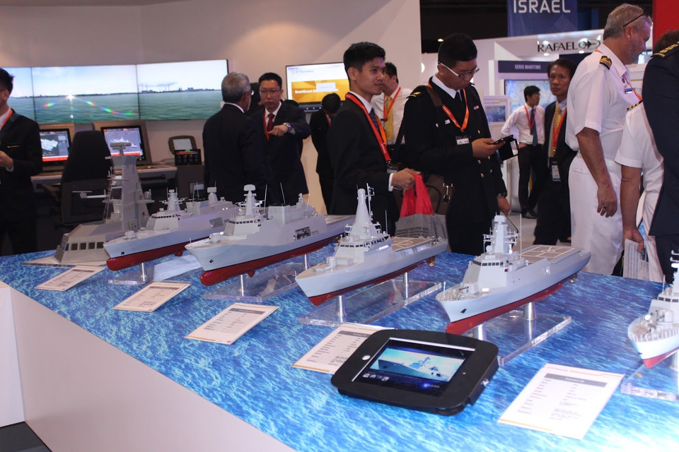 Các loại tàu chiến thế hệ mới được giới thiệu tại gian hàng của Israel.