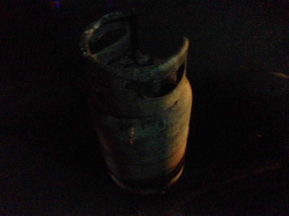 Một số bình còn bị cháy xém. (Nguồn: Vietnam+)