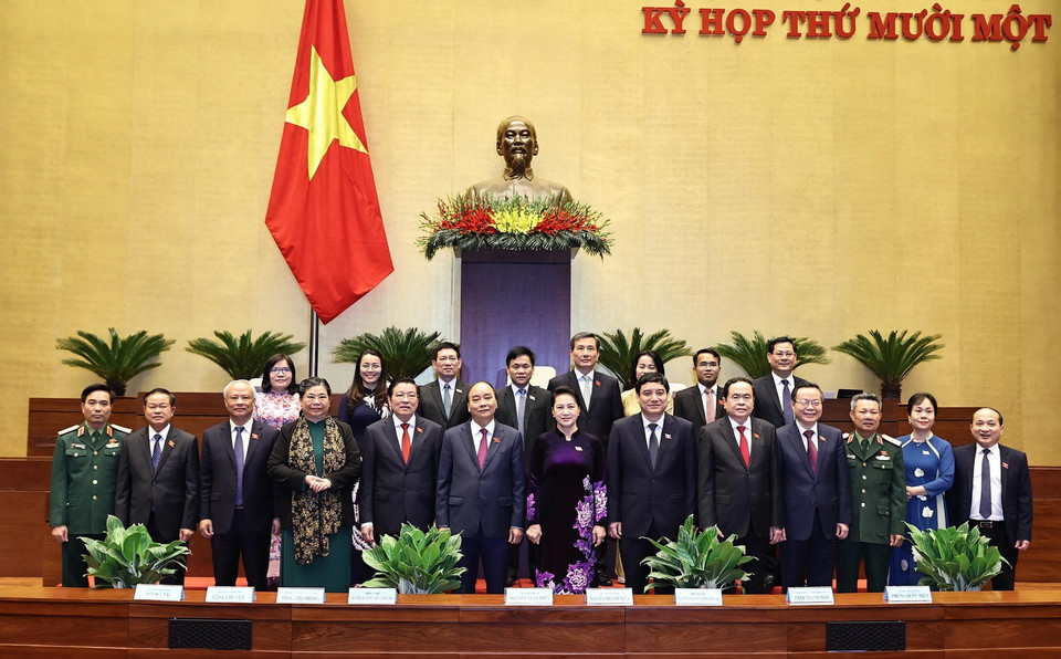 Chủ tịch Quốc hội Nguyễn Thị Kim Ngân và Thủ tướng Nguyễn Xuân Phúc với Đoàn đại biểu Quốc hội tỉnh Nghệ An. (Ảnh: Trọng Đức/TTXVN)