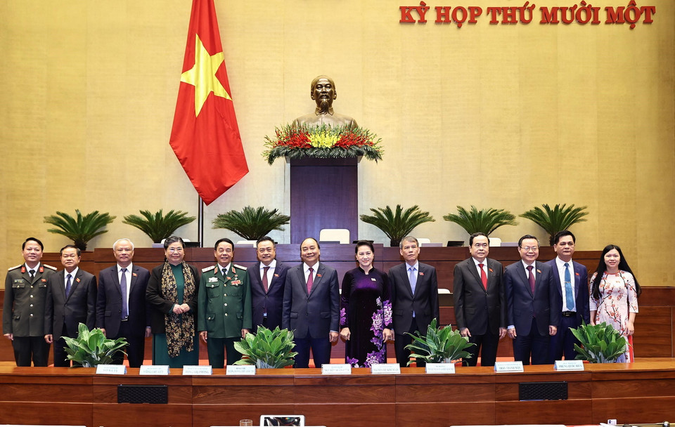 Chủ tịch Quốc hội Nguyễn Thị Kim Ngân và Thủ tướng Nguyễn Xuân Phúc với Đoàn đại biểu Quốc hội tỉnh Lạng Sơn. (Ảnh: Trọng Đức/TTXVN)